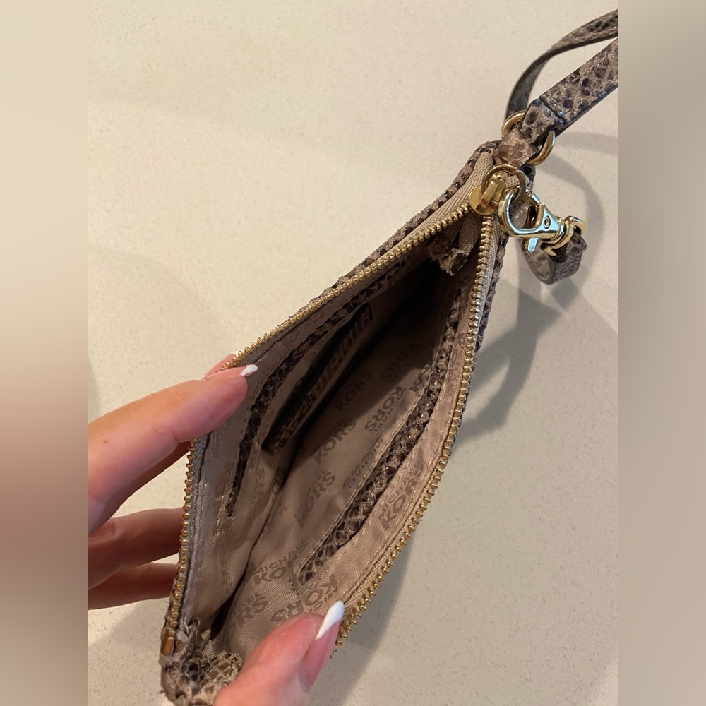 Michael Kors wristlet and two other mini bags, 3 total - Picture 6 of 13